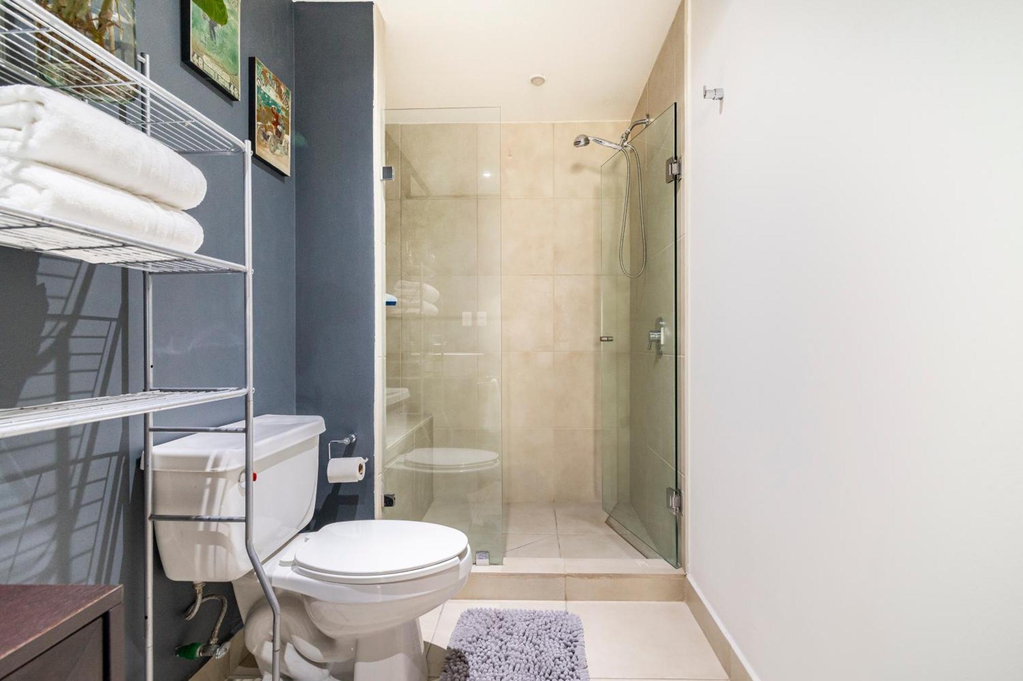 Cs302 - 3br - 3bth Apartment *
